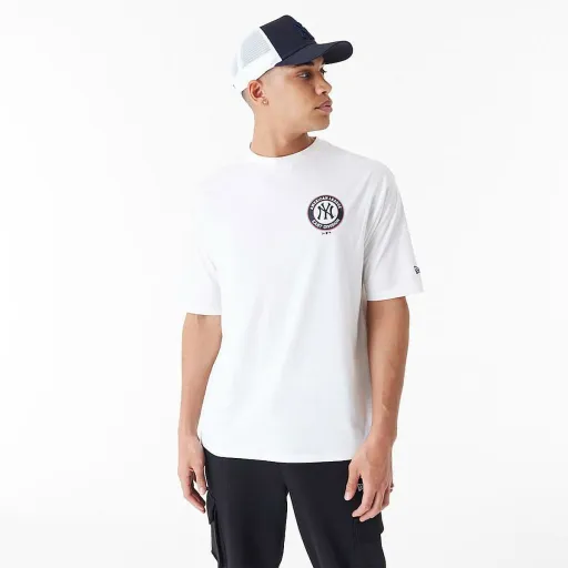 Camisola de Manga Curta Homem New Era MLB PLAYER GRPHC OS TEE NEYYAN 60435538 Branco